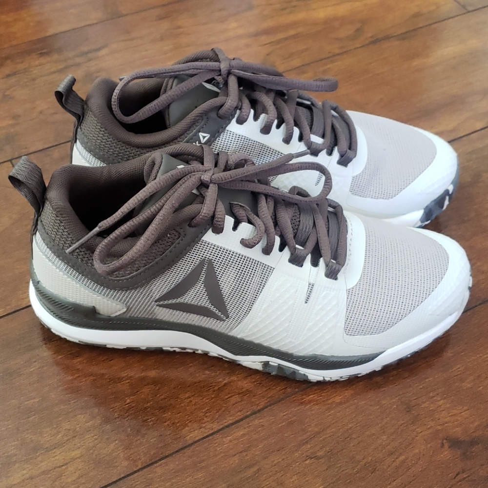 Reebok JJ I
